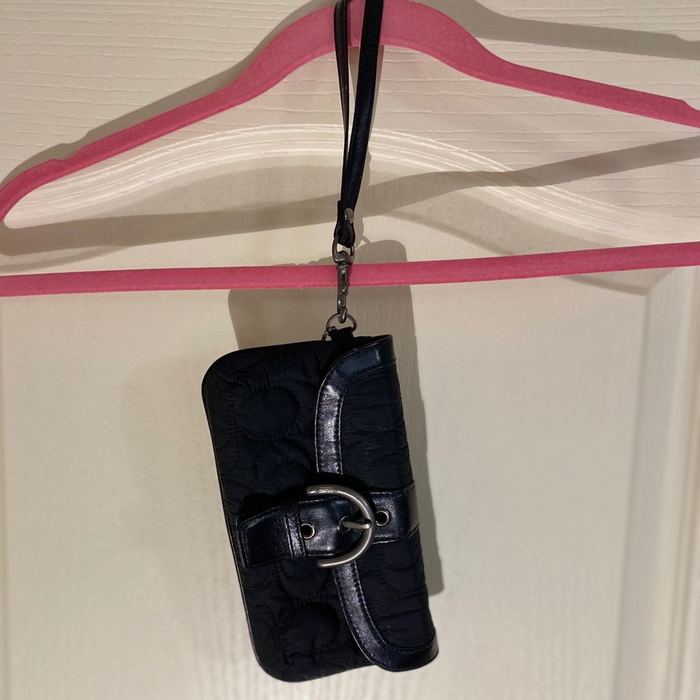 COACH BLACK WRISTLET/WALLET